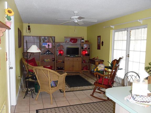 3rd image of 2616 Hemlock Ct
