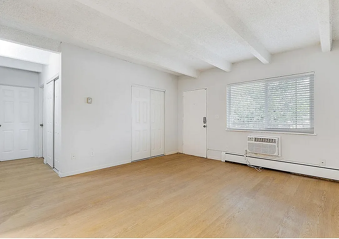 Living Room - OakView Apartments