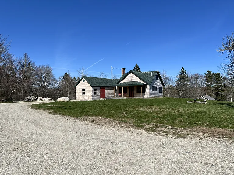 3 Morris Ave — Photo 39
