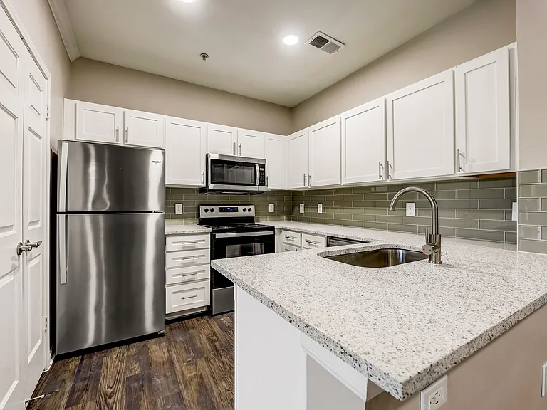 Ventana Oaks Apartments — Photo 50