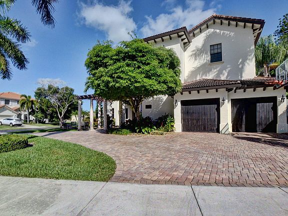 Home For Sale In Thornhill Estates