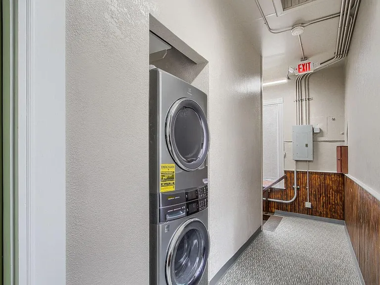 5630 Webster St #1 — Photo 11