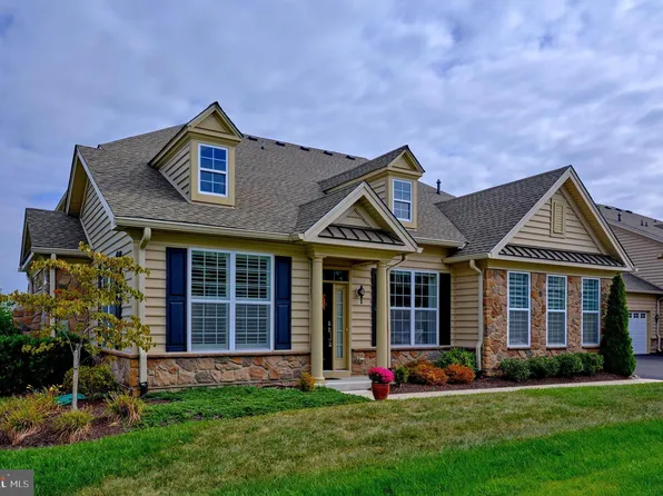 3267 Bushwood Dr, Perkasie, PA 18944