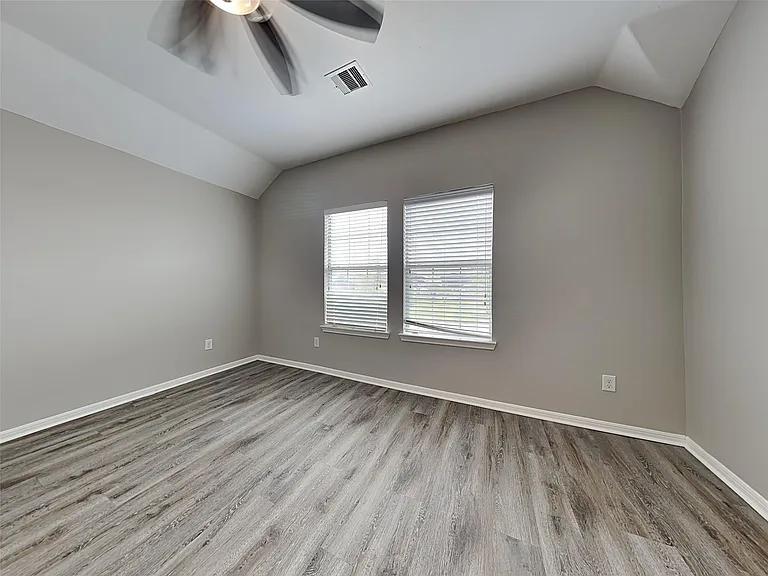 16326 Royal Fort Ln — Photo 9