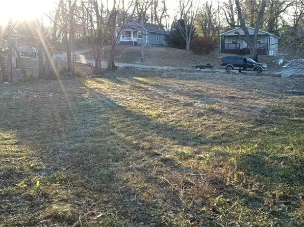 717 N Willis Ave, Independence, MO 64050