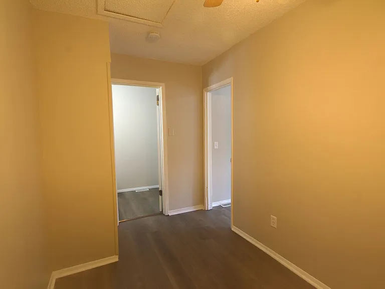 304 Larson Ct — Photo 7
