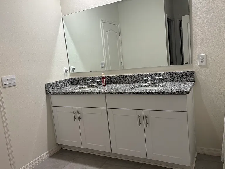 526 Anne St — Photo 12