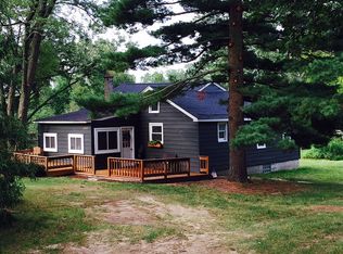 1102 Hillcrest St, White Lake, MI 48386