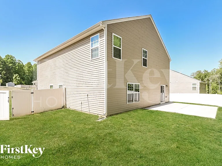 310 Sawyer Ln — Photo 14