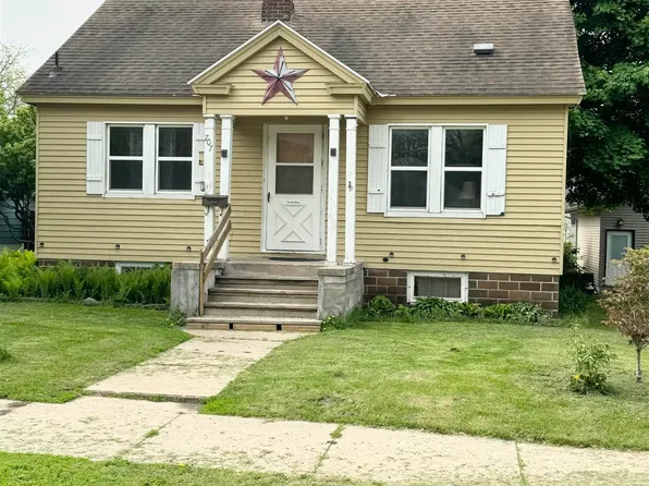 707 10th St NE, Mason City, IA 50401