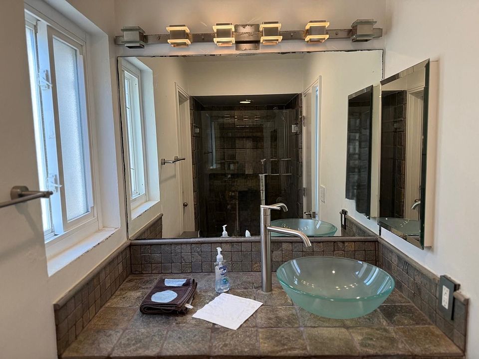 1st image of 3707 Seashore Dr