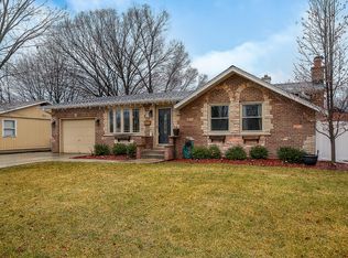2305 Central Rd, Rolling Meadows, IL 60008
