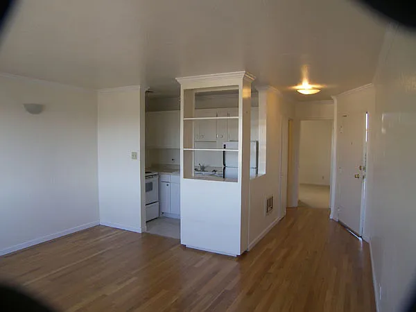 1932 6th Ave #12 — Photo 2