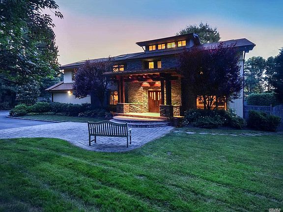 3rd image of 1 Bostwick Ln