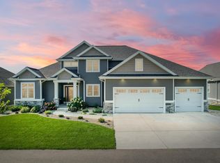 3020 Mourning Dove Dr, Cottage Grove, WI 53527