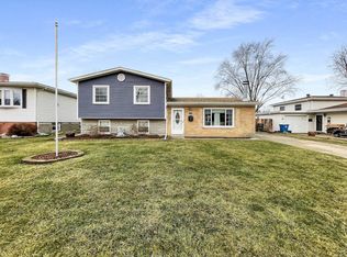 1010 N Wheeler St, Griffith, IN 46319