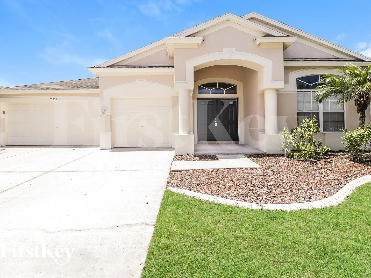 4 bed, 2.0 bath, 2564 sqft, $2,380 — Photo 1