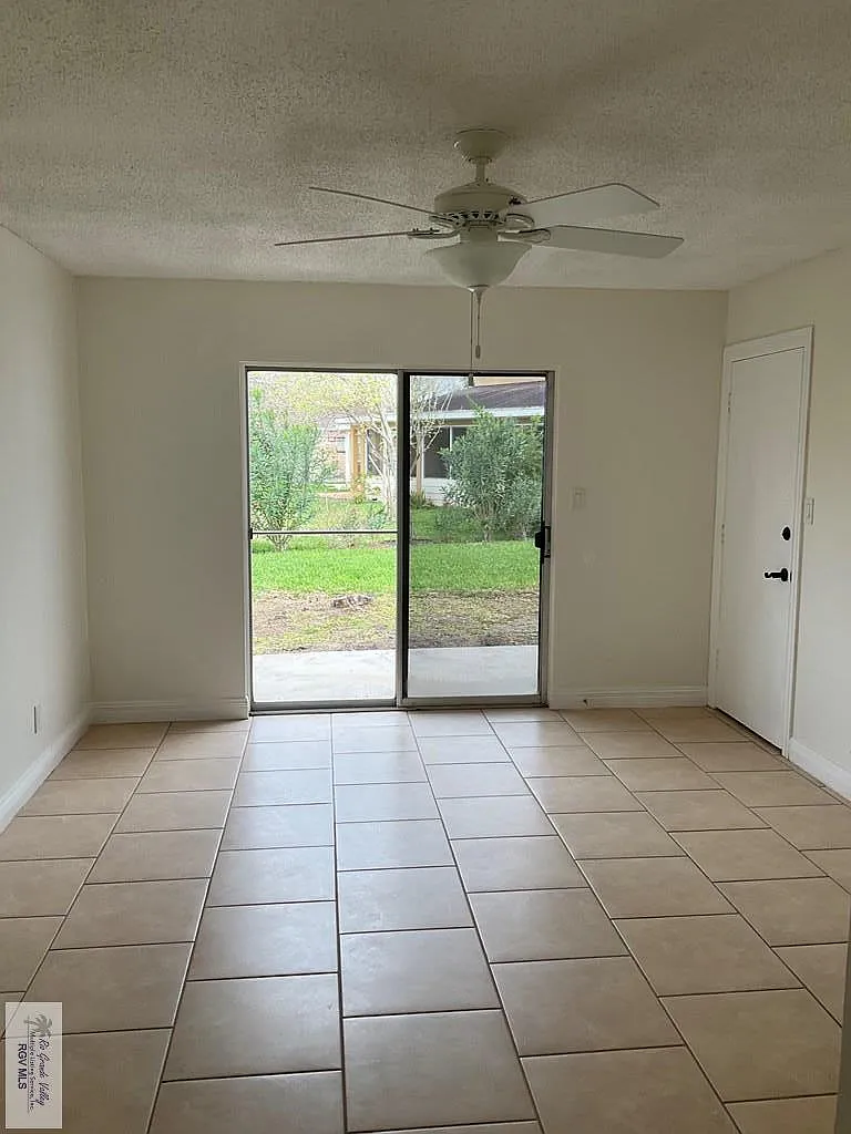 2 bed, 2.0 bath, 1403 sqft, $1,850 — Photo 4