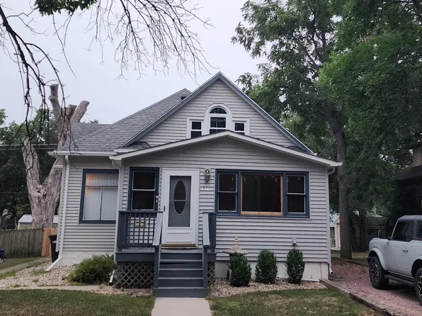 511 W 4th Ave, Mitchell, SD 57301