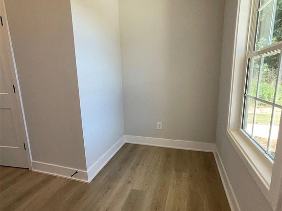 5th image of 724 Pinecone Dr #24