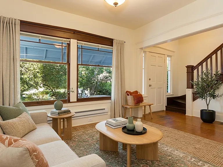 Evanston Apartments - Located on the north side of Fremont — Photo 1