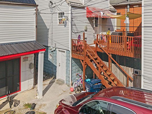 5th image of 221 E 4th St