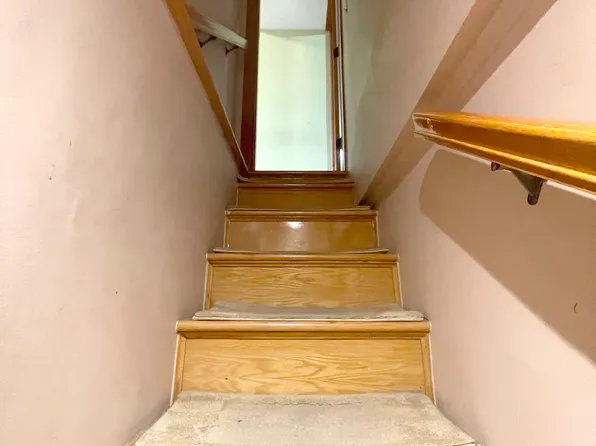 2963 Voorhies Avenue image 40 of 53