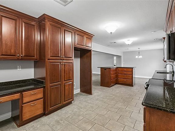 5th image of 248 Devon Rd