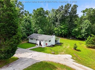 955 Dudden Fork Rd, Kenna, WV 25248
