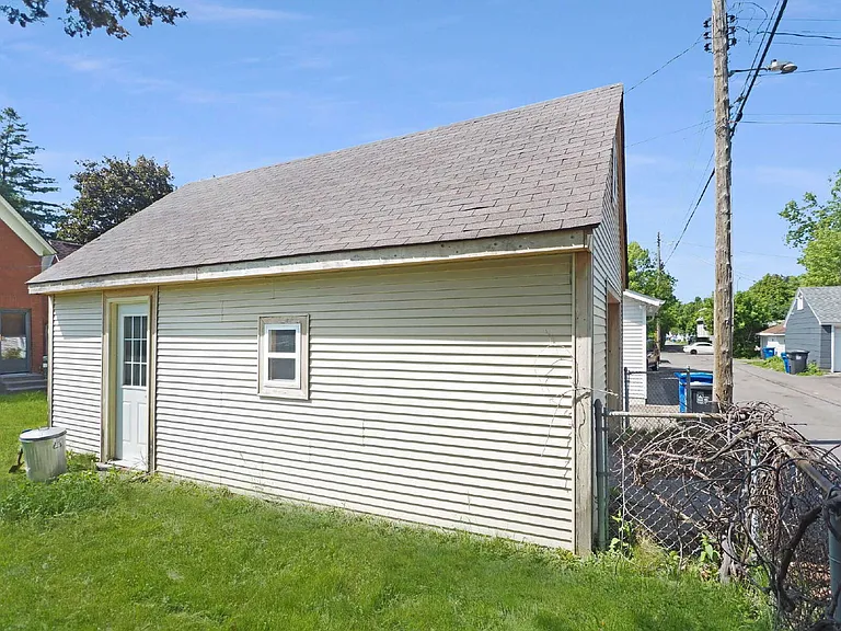1182 Woodbridge St — Photo 14