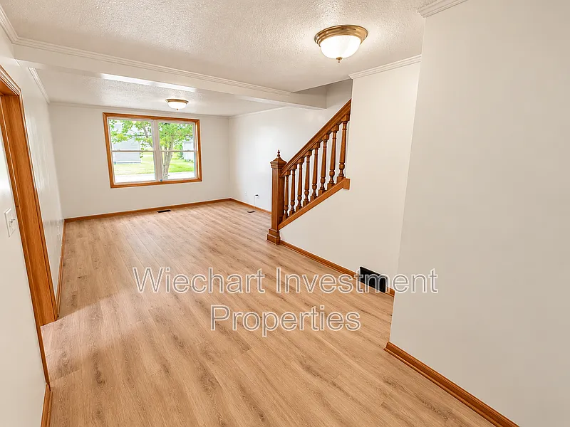 2 bed, 1.0 bath, 1436 sqft, $1,595 — Photo 3