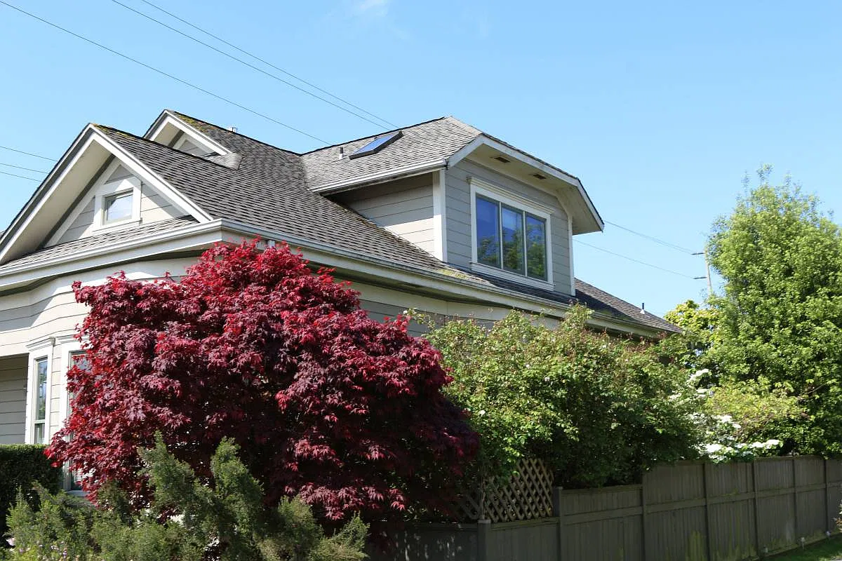 3 bed, 1300 sqft, $2,300 — Photo 1