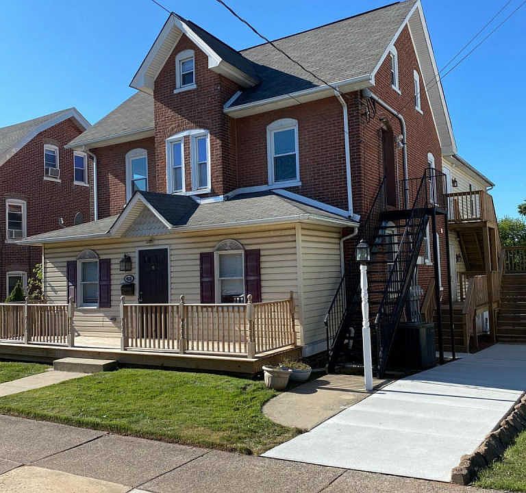 2nd image of 415 E Broad St Unit A