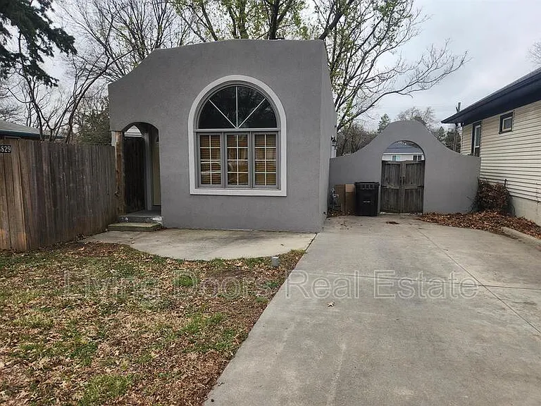 3829 W St — Photo 1