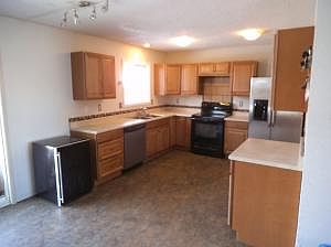 4th image of 2444 Chatham Hill Dr