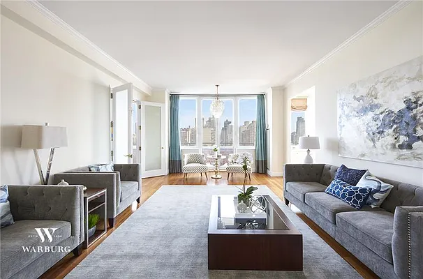 Sold by Warburg | media 25