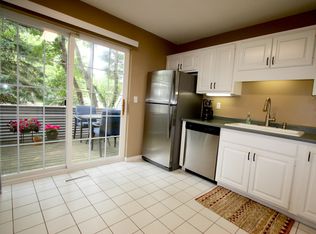15805 24th Ave N UNIT A, Plymouth, MN 55447