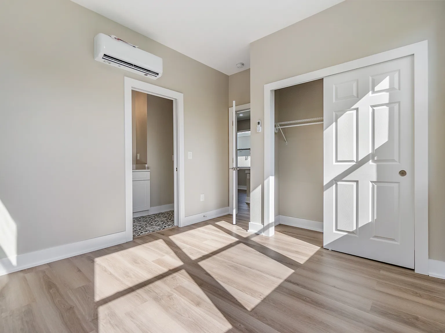 2 bed, 900 sqft, $2,350 — Photo 3