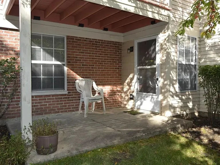 2213 Camden Ln — Photo 14