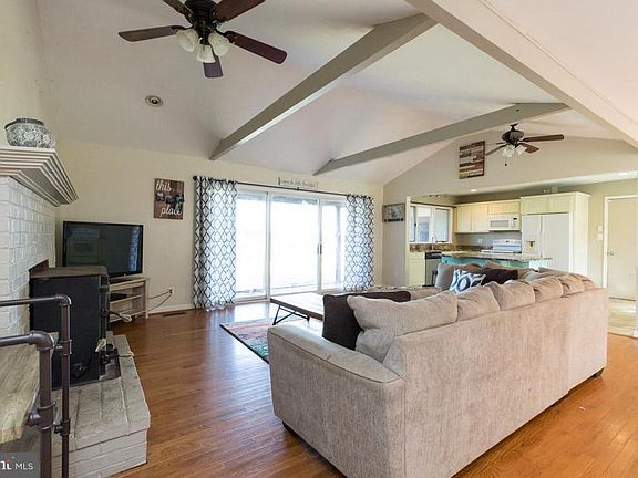 2nd image of 12242 Lindann Ln