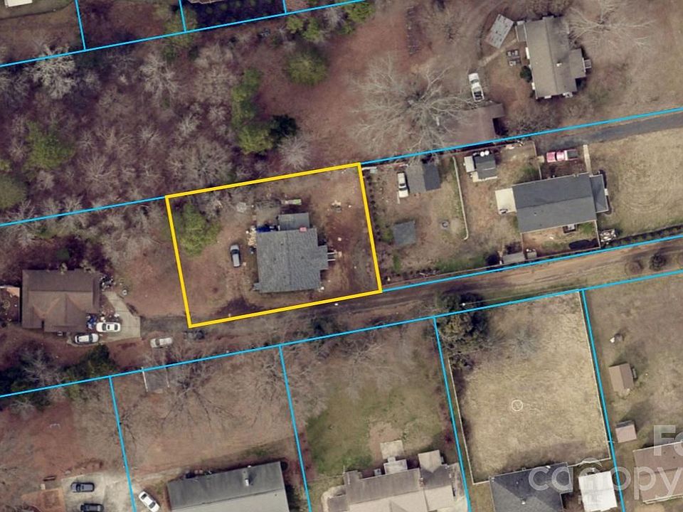 2nd image of 620 Peigler St NW