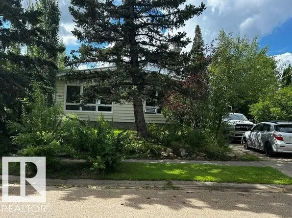 5206 50th St, Lamont, AB T0B 2R0