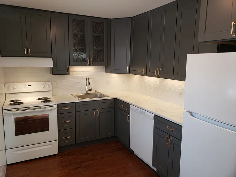 80 Wilson Ave #A — Photo 3