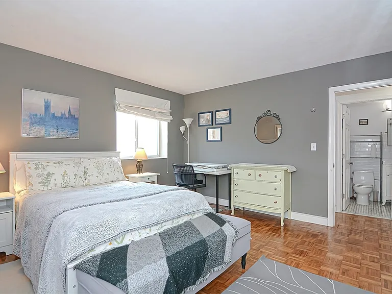 18 Pond St #7 — Photo 8