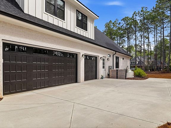 4th image of 2 Masters Ridge