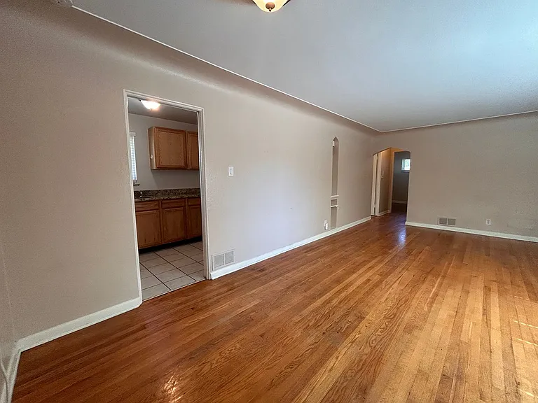 3141 W 21st Ave — Photo 10