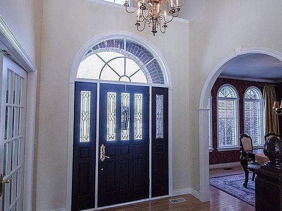 3rd image of 4809 Oak Hollow Ct