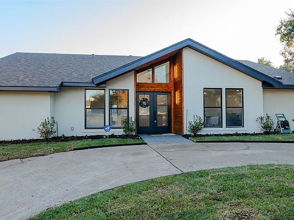 2nd image of 9648 Fallbrook Dr