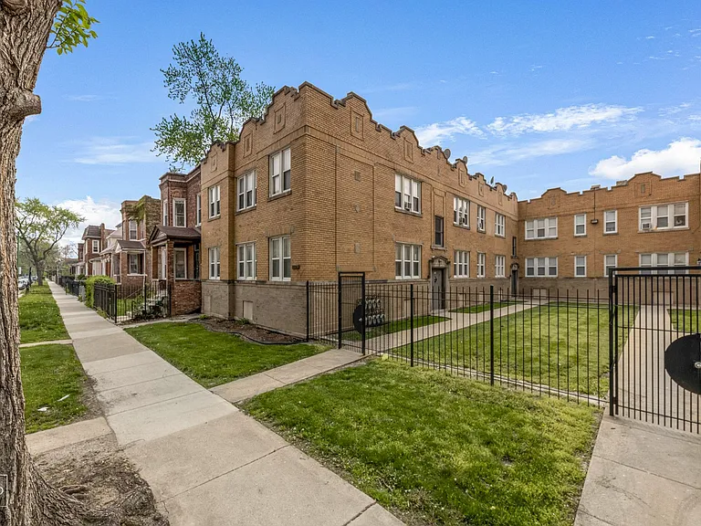 1042 N Leamington Ave — Photo 6