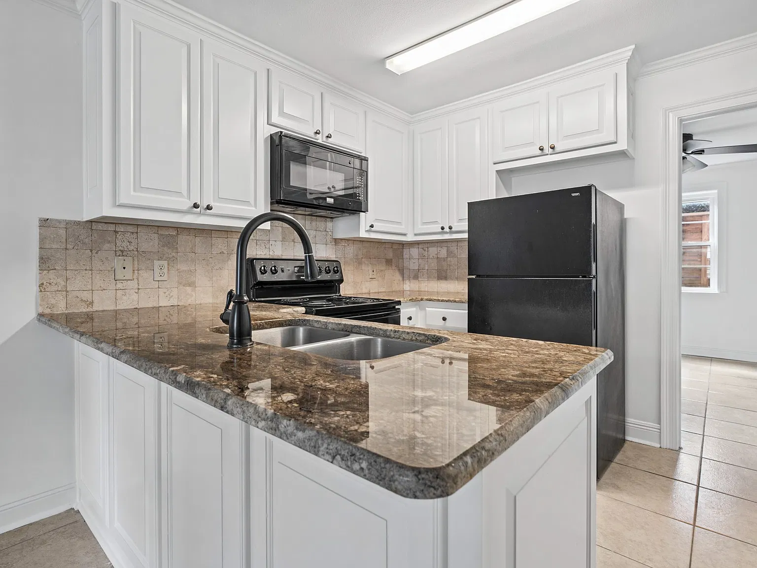 1 bed, 500 sqft, $1,095 — Photo 3